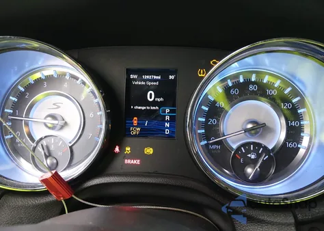 2012 Chrysler 300 S V8 z USA, uszkodzony, nr VIN 2C3CCAJT1CH163893